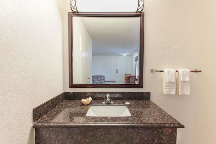 Imagen de la habitación del Hotel Travelodge By Wyndham Hemet Ca. Foto 5