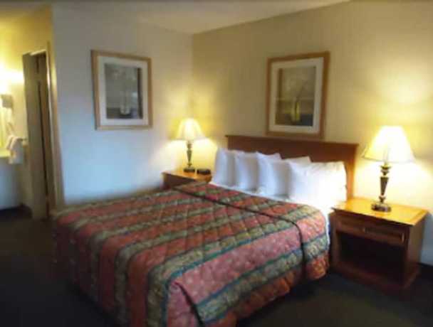 Imagen de la habitación del Hotel Travelodge By Wyndham Hemet Ca. Foto 7