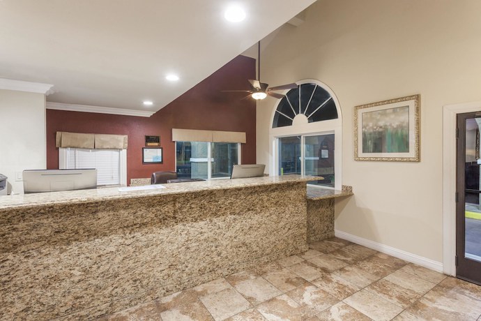 Imagen de los interiores del Hotel Travelodge By Wyndham Hemet Ca. Foto 13