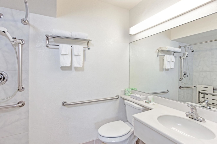 Imagen de la habitación del Hotel Travelodge By Wyndham Hollywood-vermont/sunset. Foto 8