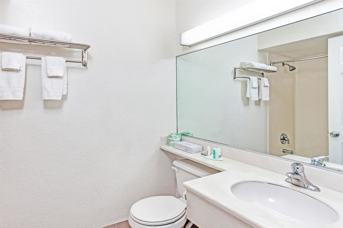 Imagen de la habitación del Hotel Travelodge By Wyndham Hollywood-vermont/sunset. Foto 9