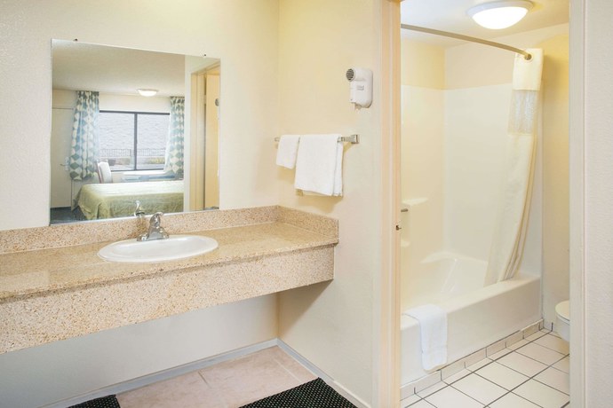 Imagen de la habitación del Hotel Travelodge By Wyndham Indio. Foto 6