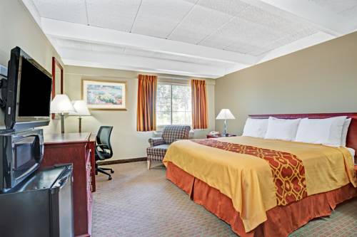 Imagen de la habitación del Hotel Travelodge By Wyndham Iowa City. Foto 8