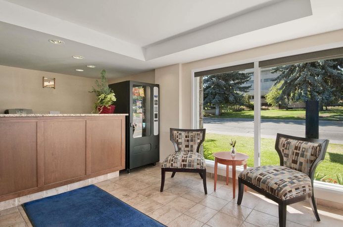 Imagen de los interiores del Hotel Travelodge By Wyndham Kamloops. Foto 12