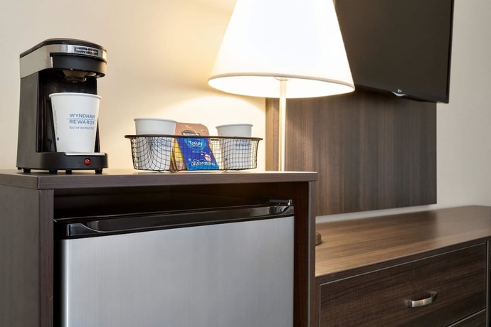 Imagen de la habitación del Hotel Travelodge By Wyndham Kingston Lasalle. Foto 9