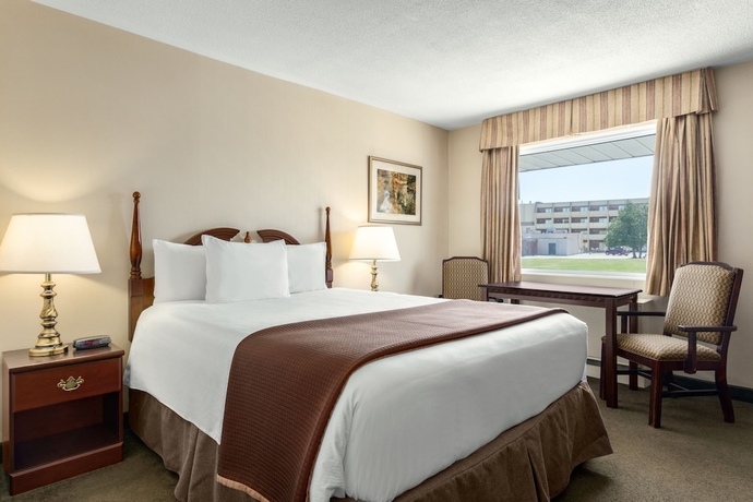 Imagen de la habitación del Hotel Travelodge By Wyndham Kingston Lasalle. Foto 16