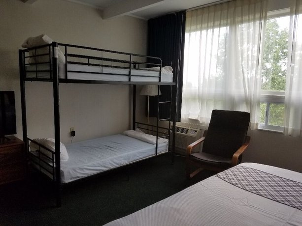 Imagen de la habitación del Hotel Travelodge By Wyndham Lake George Ny. Foto 3