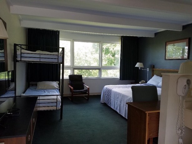 Imagen de la habitación del Hotel Travelodge By Wyndham Lake George Ny. Foto 6