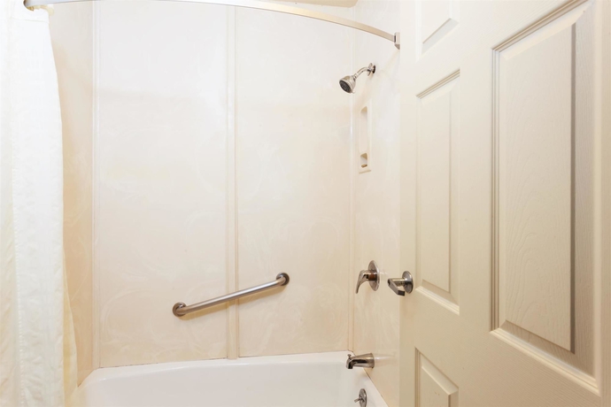 Imagen de la habitación del Hotel Travelodge By Wyndham Long Beach Convention Center. Foto 4