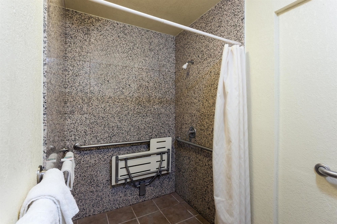 Imagen de la habitación del Hotel Travelodge By Wyndham Long Beach Convention Center. Foto 6
