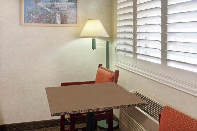 Imagen de la habitación del Hotel Travelodge By Wyndham Long Beach Convention Center. Foto 8