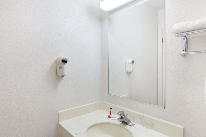 Imagen de la habitación del Hotel Travelodge By Wyndham Los Banos Ca. Foto 11