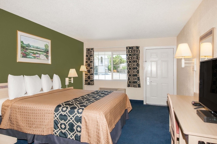 Imagen de la habitación del Hotel Travelodge By Wyndham Los Banos Ca. Foto 12