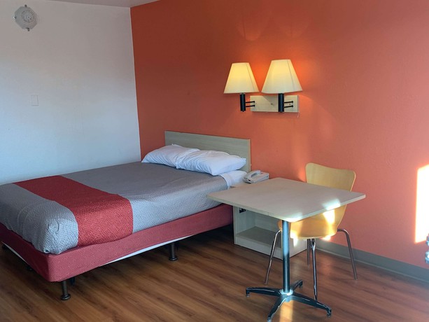 Imagen de la habitación del Hotel Travelodge By Wyndham Madison Heights Mi. Foto 12