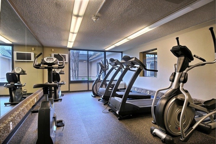 Imagen de los interiores del Hotel Travelodge By Wyndham Memphis Airport/graceland. Foto 13