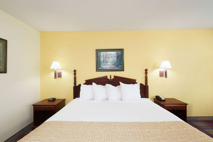 Imagen de la habitación del Hotel Travelodge By Wyndham Montgomery East. Foto 18