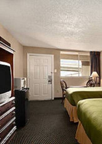 Imagen de la habitación del Hotel Travelodge By Wyndham New Orleans West Harvey. Foto 10