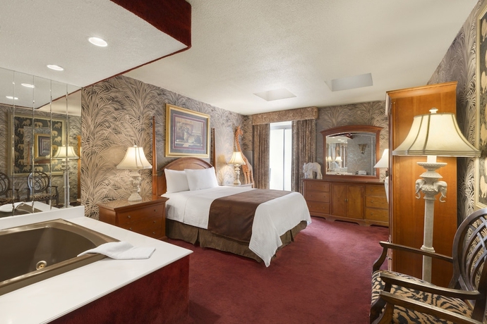 Imagen de la habitación del Hotel Travelodge By Wyndham Niagara Falls Fallsview. Foto 13