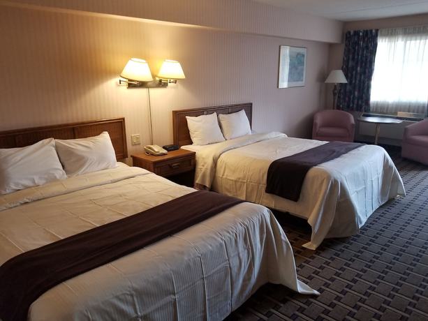 Imagen de la habitación del Hotel Travelodge By Wyndham Niagara Falls Lundys Lane. Foto 3
