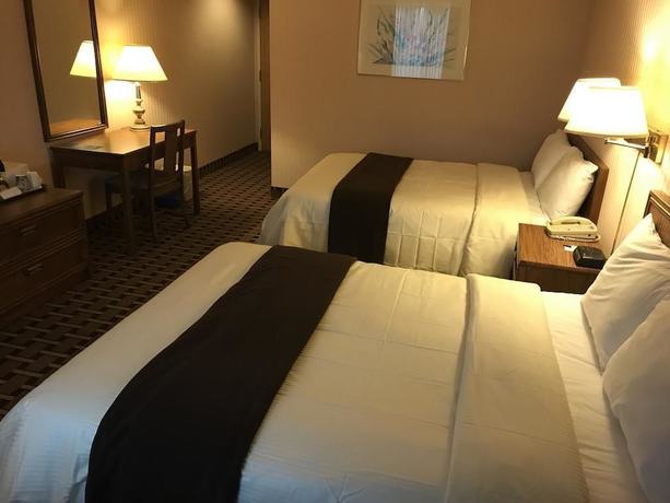 Imagen de la habitación del Hotel Travelodge By Wyndham Niagara Falls Lundys Lane. Foto 6