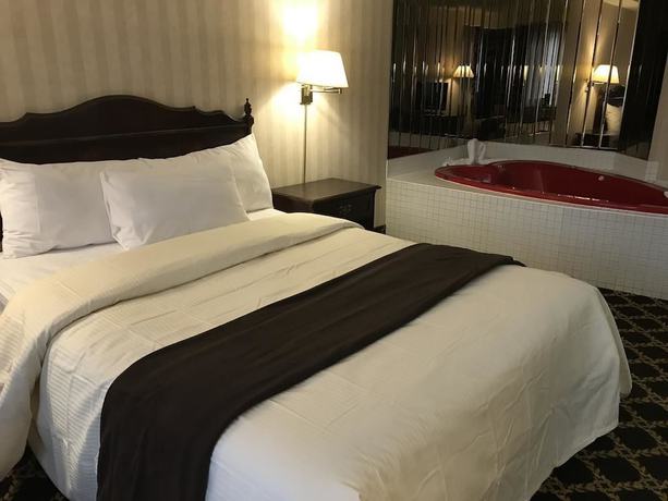 Imagen de la habitación del Hotel Travelodge By Wyndham Niagara Falls Lundys Lane. Foto 7
