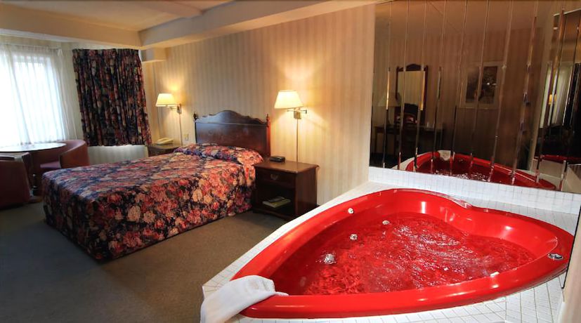 Imagen de la habitación del Hotel Travelodge By Wyndham Niagara Falls Lundys Lane. Foto 10