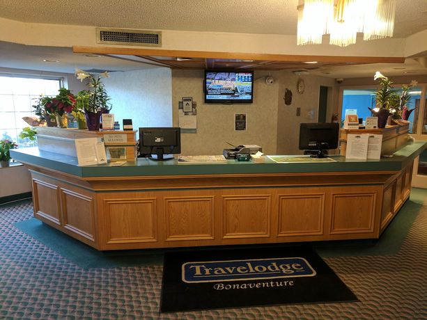 Imagen de los interiores del Hotel Travelodge By Wyndham Niagara Falls Lundys Lane. Foto 11