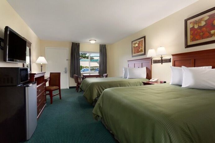 Imagen de la habitación del Hotel Travelodge By Wyndham Orange County Airport/ Costa Mesa. Foto 3