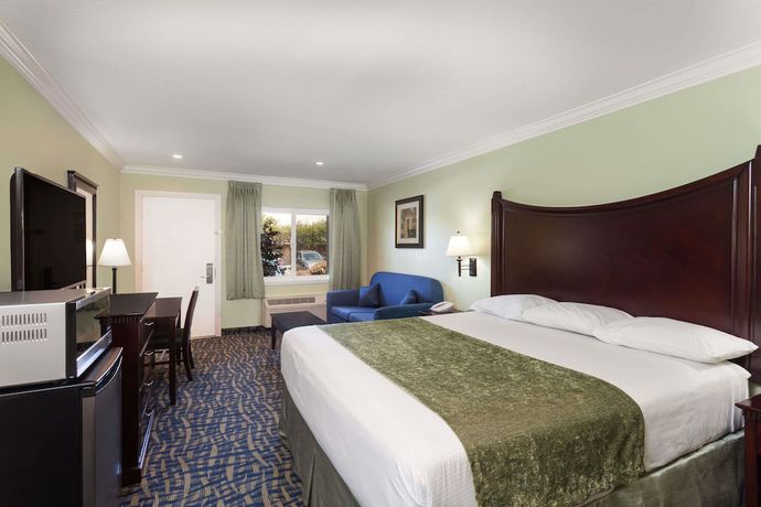 Imagen de la habitación del Hotel Travelodge By Wyndham Orange County Airport/ Costa Mesa. Foto 10