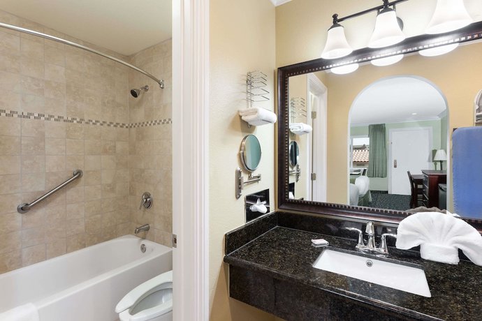 Imagen de la habitación del Hotel Travelodge By Wyndham Orange County Airport/ Costa Mesa. Foto 11