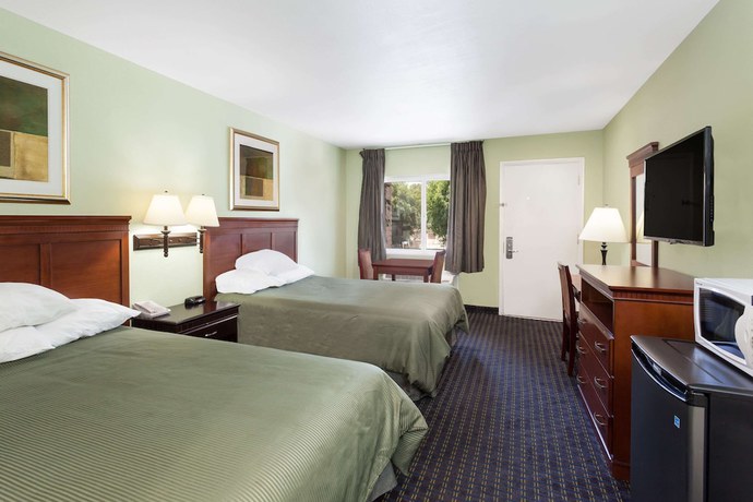 Imagen de la habitación del Hotel Travelodge By Wyndham Orange County Airport/ Costa Mesa. Foto 12