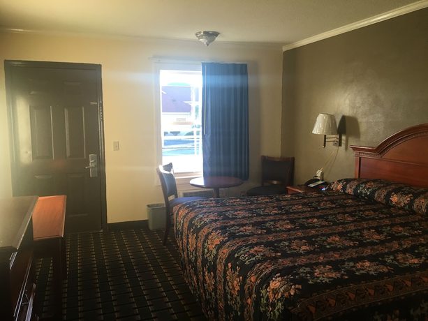 Imagen de la habitación del Hotel Travelodge By Wyndham Orangeburg. Foto 2