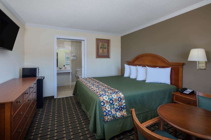 Imagen de la habitación del Hotel Travelodge By Wyndham Orangeburg. Foto 13