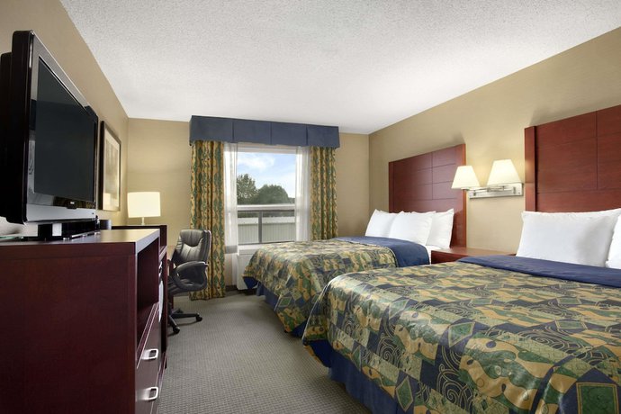 Imagen de la habitación del Hotel Travelodge By Wyndham Oshawa Whitby. Foto 2