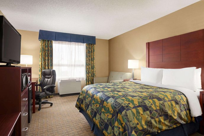 Imagen de la habitación del Hotel Travelodge By Wyndham Oshawa Whitby. Foto 14