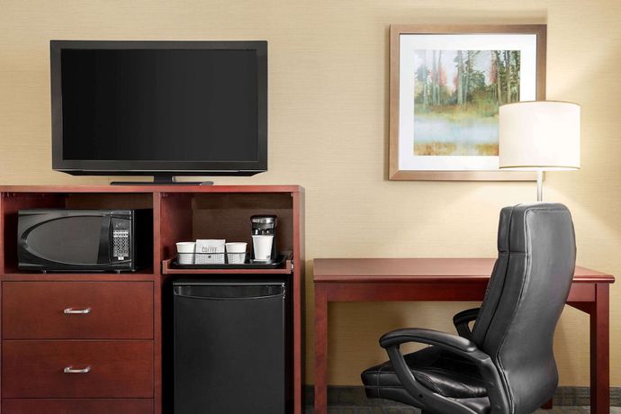 Imagen de la habitación del Hotel Travelodge By Wyndham Oshawa Whitby. Foto 15