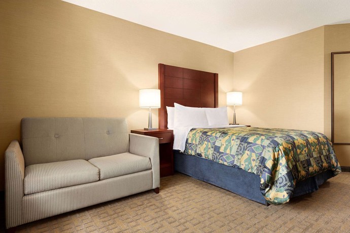 Imagen de la habitación del Hotel Travelodge By Wyndham Oshawa Whitby. Foto 16