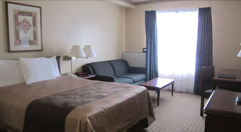 Imagen de la habitación del Hotel Travelodge By Wyndham Ottawa West. Foto 2
