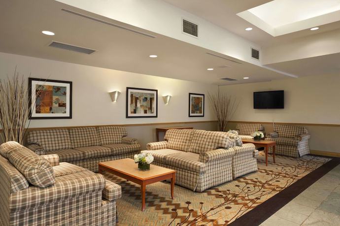 Imagen de los interiores del Hotel Travelodge By Wyndham Ottawa West. Foto 13