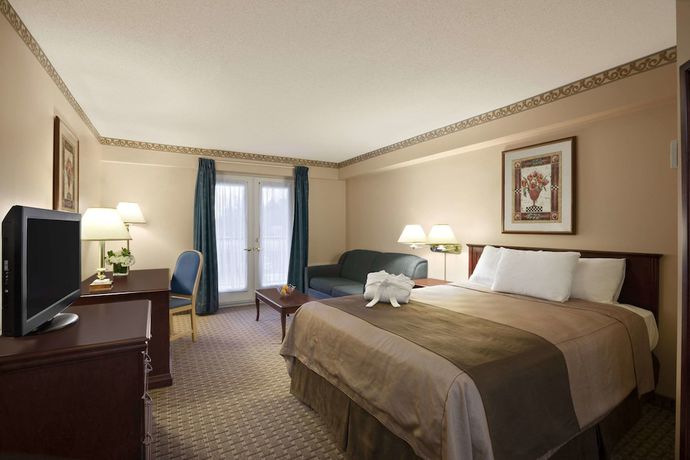 Imagen de la habitación del Hotel Travelodge By Wyndham Ottawa West. Foto 8