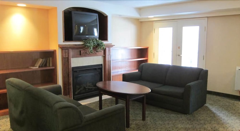 Imagen de la habitación del Hotel Travelodge By Wyndham Ottawa West. Foto 11