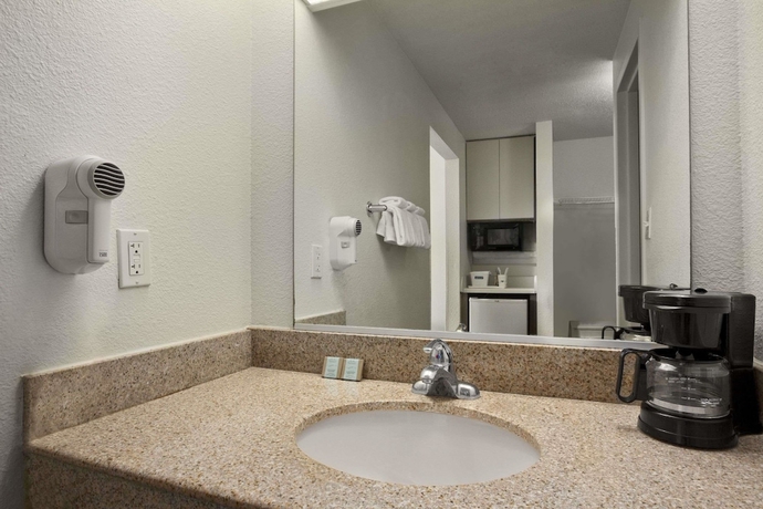 Imagen de la habitación del Hotel Travelodge By Wyndham Outer Banks/kill Devil Hills. Foto 8