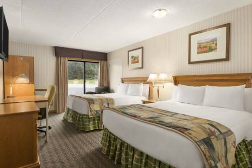 Imagen de la habitación del Hotel Travelodge By Wyndham Owen Sound. Foto 6