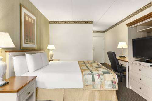Imagen de la habitación del Hotel Travelodge By Wyndham Owen Sound. Foto 7