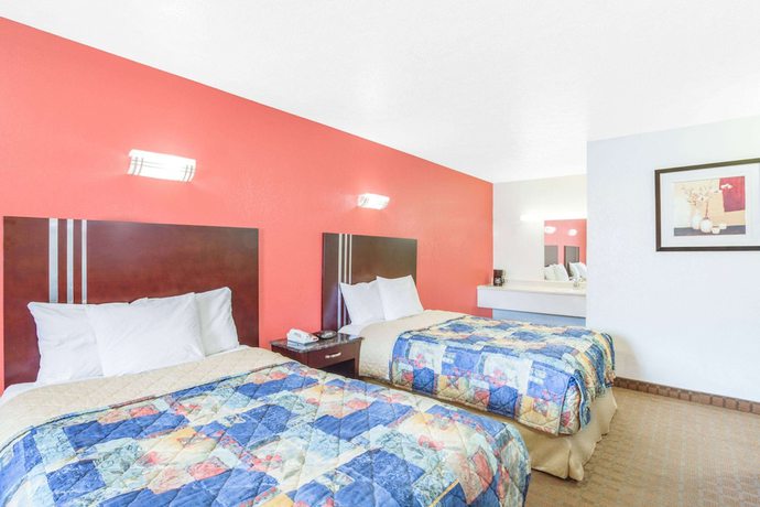 Imagen de la habitación del Hotel Travelodge By Wyndham Parkersburg. Foto 5