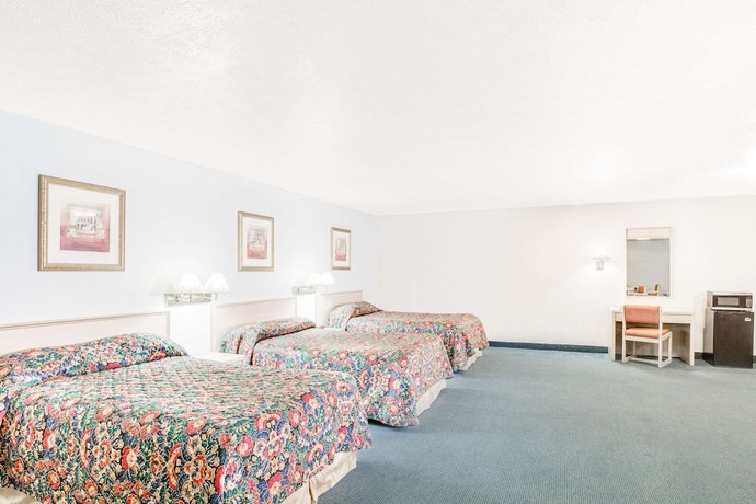 Imagen de la habitación del Hotel Travelodge By Wyndham Parkersburg. Foto 6