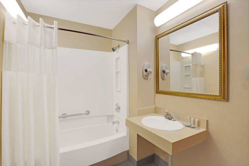 Imagen de la habitación del Hotel Travelodge By Wyndham Parsippany. Foto 3