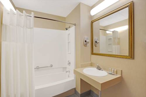 Imagen de la habitación del Hotel Travelodge By Wyndham Parsippany. Foto 5