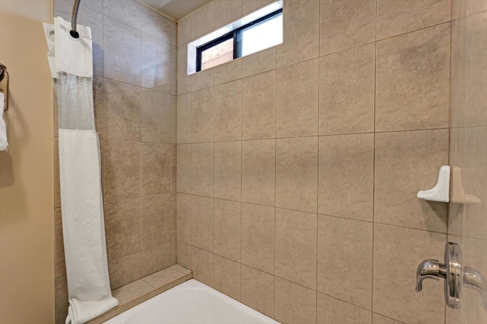 Imagen de la habitación del Hotel Travelodge By Wyndham Pasadena Central. Foto 4