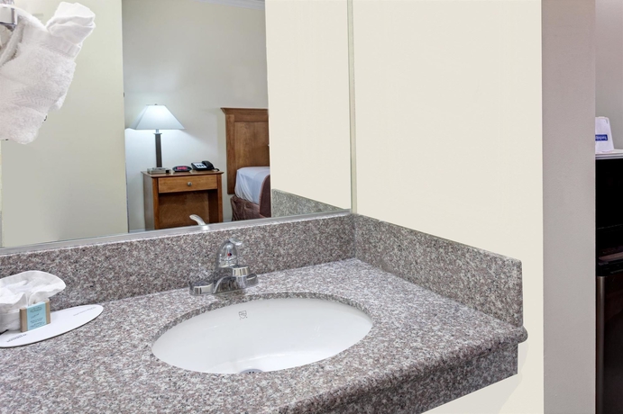 Imagen de la habitación del Hotel Travelodge By Wyndham Pasadena Central. Foto 6